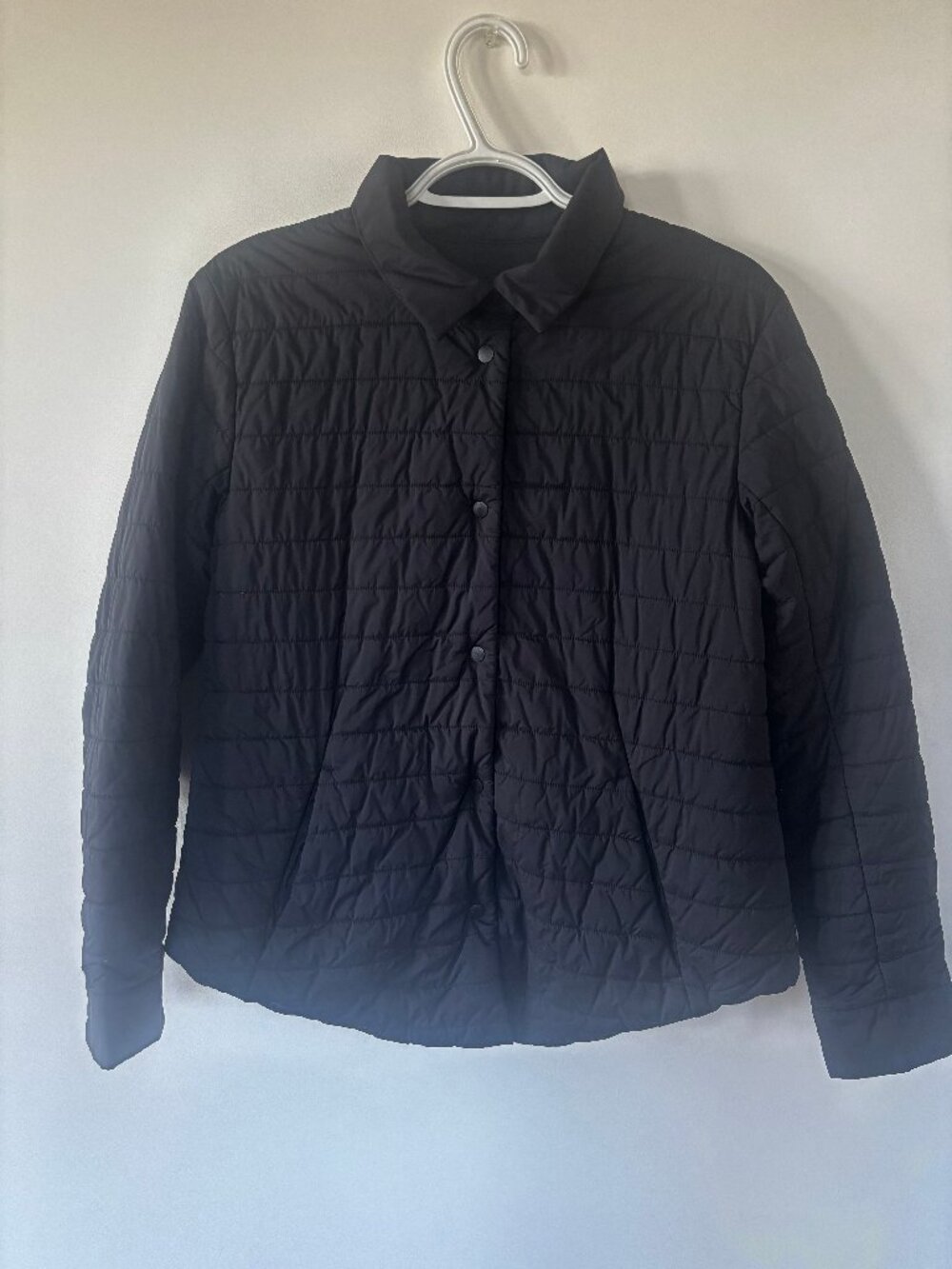 Lululemon light jacket (snap closure)